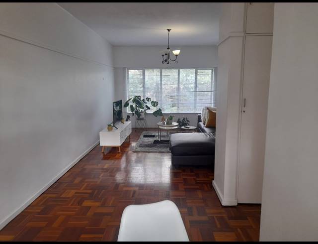 1 BEDROOM FLAT RENTED IN ESSENWOOD